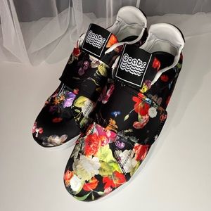 Goats Sneakers in Floral BNWB in size 9